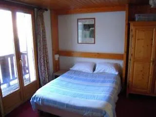 Les Seracs Val-dʼIsère 2*,